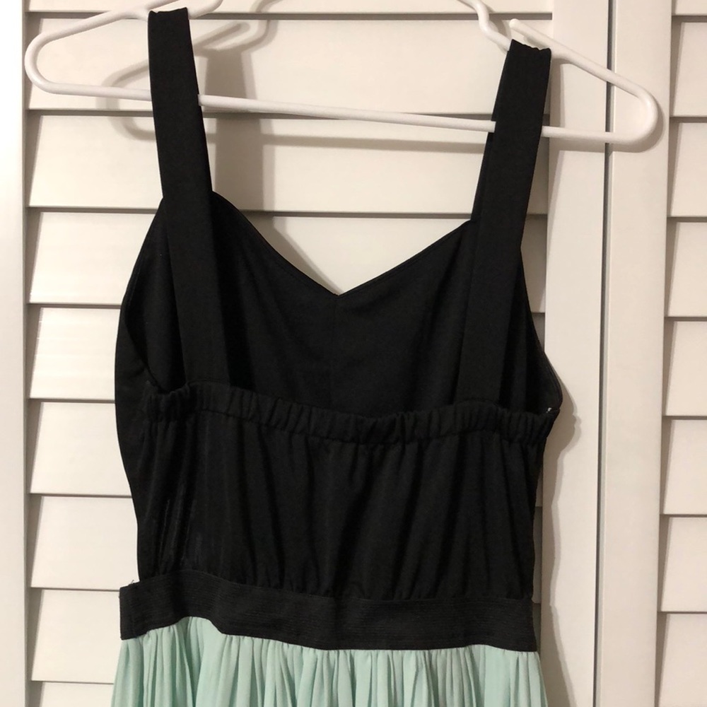 Black and Mint cut out and Pleaded Dress - Picture 4 of 6